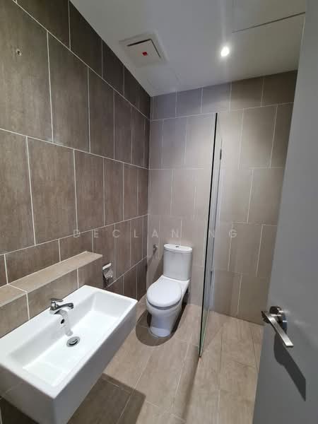 Kediaman Servis untuk Disewa di Iconic Regency - Declan Ng - Bathroom - PropertyGuru.com.my