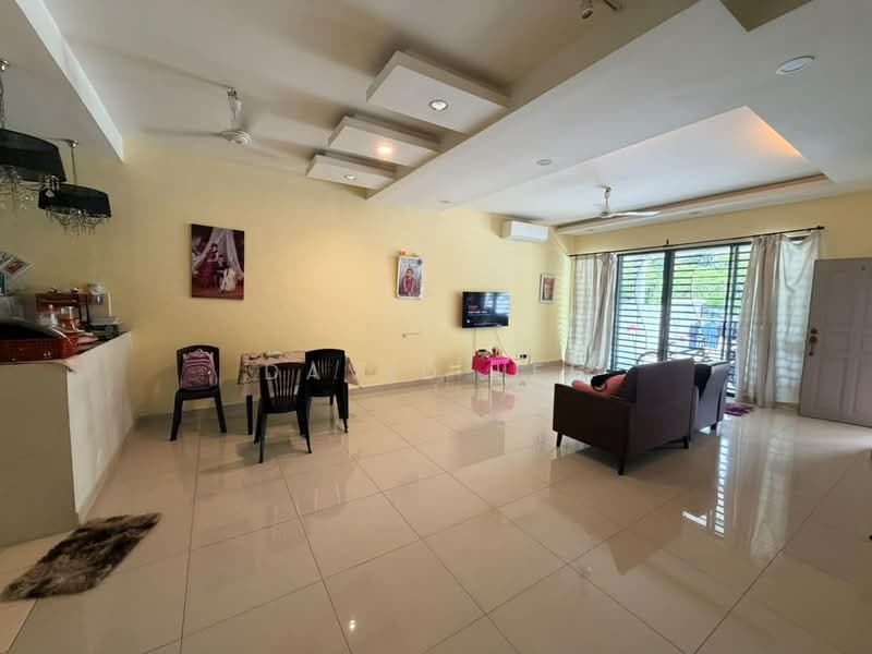2-storey Terraced House for Sale in Saujana Rawang (Rawang) - David Lee - Living Room - PropertyGuru.com.my