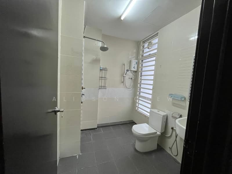 Condominium for Sale at The Brezza - Alisson Chew - Bathroom - PropertyGuru.com.my