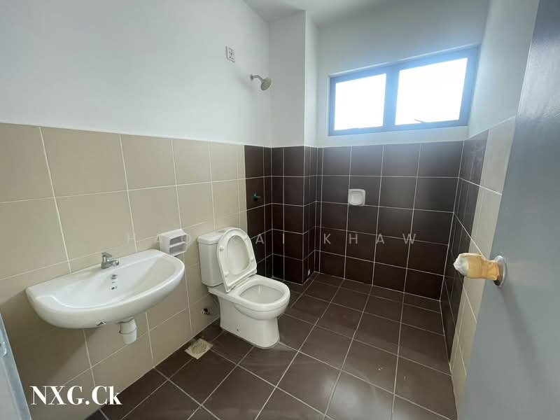 2.5-storey Terraced House for Sale in Bukit Raja (Selangor) - Hao Kai Khaw - Bathroom - PropertyGuru.com.my