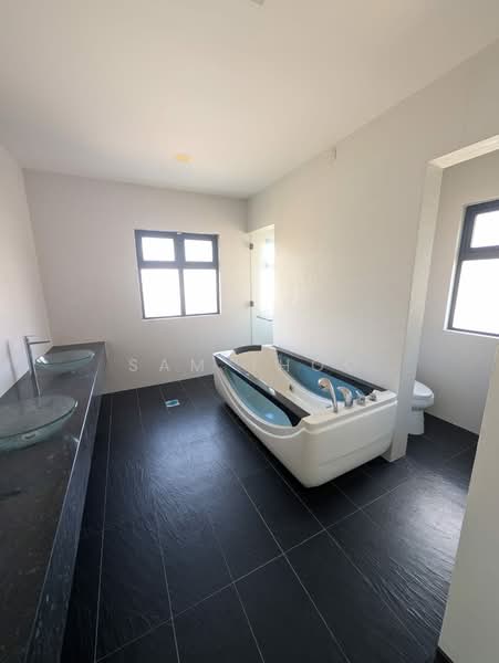 Bungalow House untuk Dijual di Seksyen U9 (Shah Alam) - Sam Thoo - Bathroom - PropertyGuru.com.my
