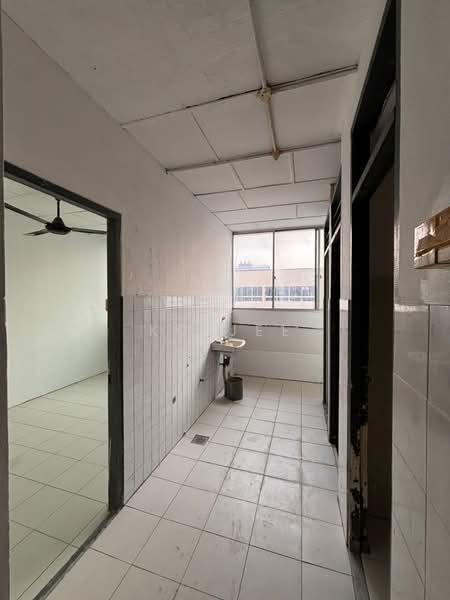 Shop for Rent in King center (Kuching) - KC Jee - PropertyGuru.com.my