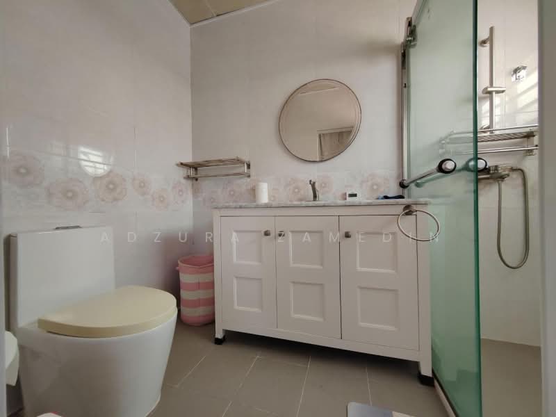 Semi-Detached House for Sale in Taman Koperasi Cuepacs (Cheras) - Adzura Zamedin - Bathroom - PropertyGuru.com.my