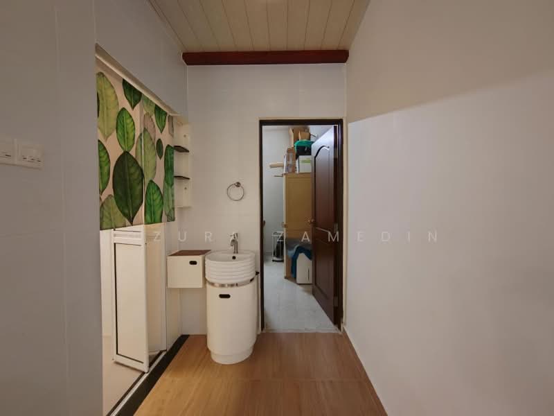 Semi-Detached House for Sale in Taman Koperasi Cuepacs (Cheras) - Adzura Zamedin - Bathroom - PropertyGuru.com.my