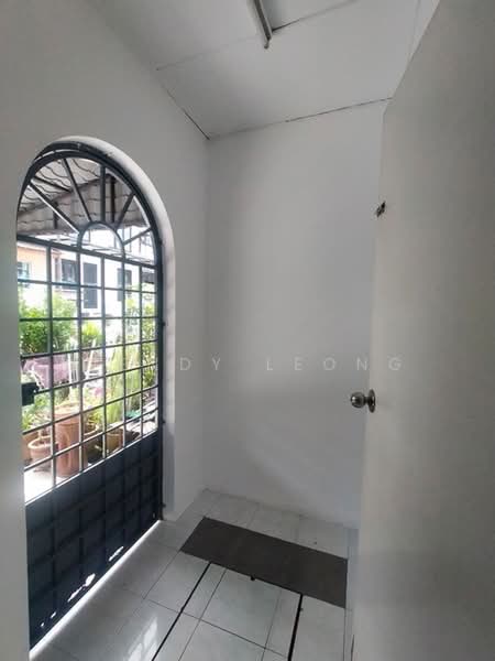 2-storey Terraced House for Rent in Taman Serdang Raya (Seri Kembangan) - Wendy Leong - Entrance - PropertyGuru.com.my