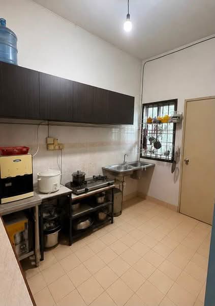 Rumah Teres 2 Tingkat untuk Dijual di Taman Setia Indah (Tebrau) - Max Loh - Kitchen - PropertyGuru.com.my