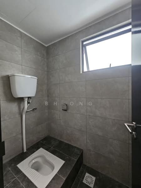 Shop for Rent in Skyloft Avenue (Puchong) - BH Ong - Bathroom - PropertyGuru.com.my