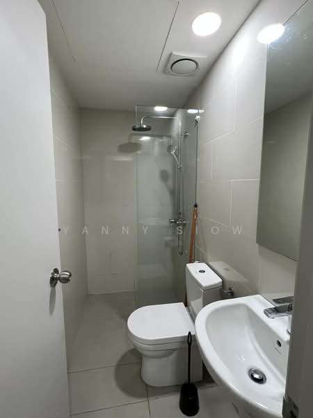 Service Residence for Sale at DEX Suites 2.0 (Tower B) @ Kiara East - Yanny Siow - Bathroom - PropertyGuru.com.my