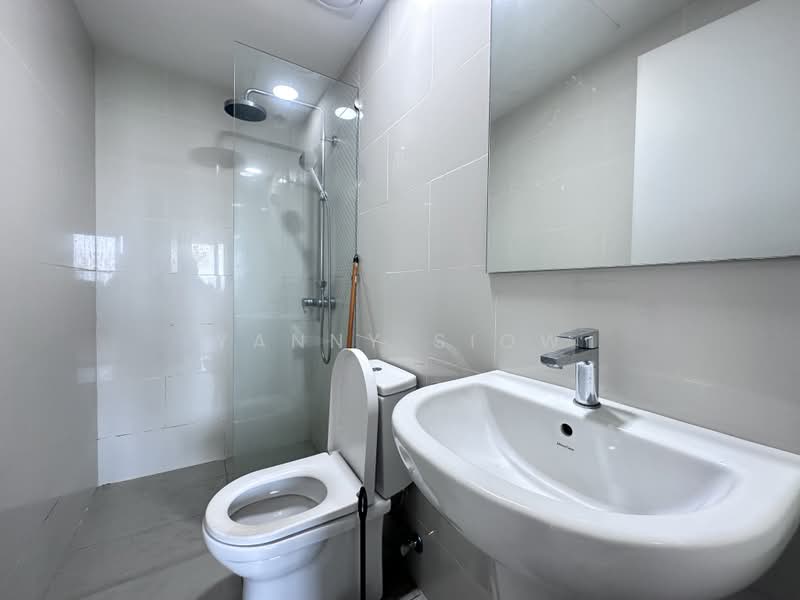 Service Residence for Sale at DEX Suites 2.0 (Tower B) @ Kiara East - Yanny Siow - Bathroom - PropertyGuru.com.my