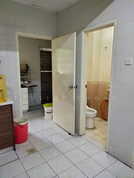 Rumah Teres untuk Dijual di Bukit Rahman Putra (Sungai Buloh) - Pauline Chong - Kitchen - PropertyGuru.com.my