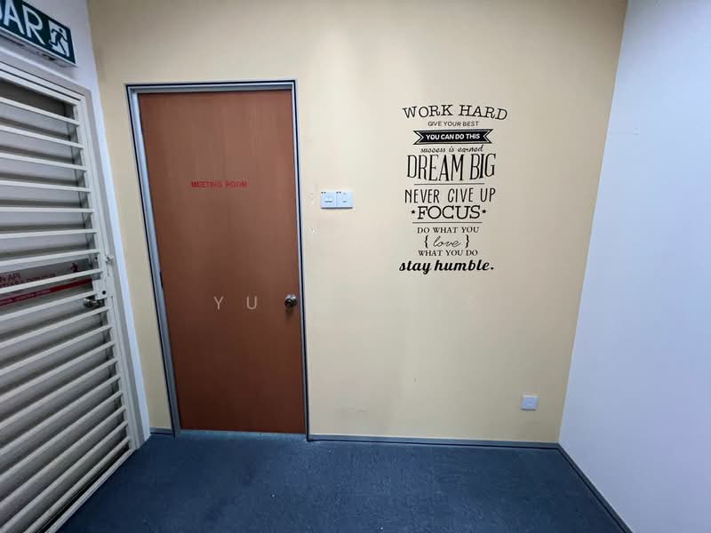 Shop / Office for Rent in Kampung Sungai Kayu Ara (Petaling Jaya) - Yu Kelwis - Corridor - PropertyGuru.com.my