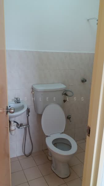 Apartment for Rent at Pangsapuri Cemara - Ashlee LSS - Bathroom - PropertyGuru.com.my