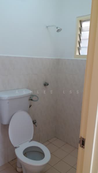 Apartment for Rent at Pangsapuri Cemara - Ashlee LSS - Bathroom - PropertyGuru.com.my