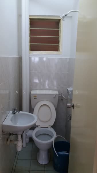 Apartment for Rent at Pangsapuri Cemara - Ashlee LSS - Bathroom - PropertyGuru.com.my
