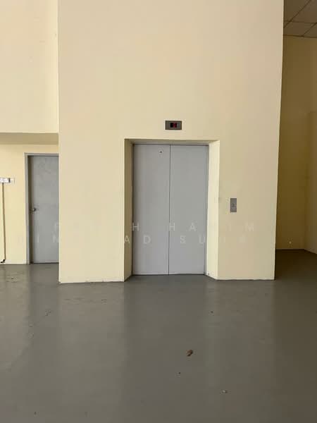 Kilang untuk Dijual di Subang Jaya (Selangor) - FARAH HANIM BINTI AD SUHADAK SUHADAK - Corridor - PropertyGuru.com.my