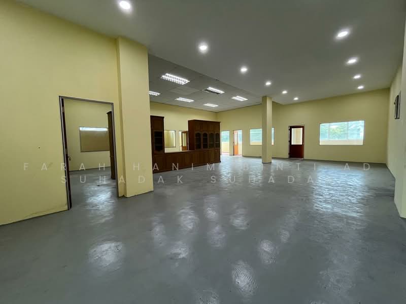 Kilang untuk Dijual di Subang Jaya (Selangor) - FARAH HANIM BINTI AD SUHADAK SUHADAK - Interior - PropertyGuru.com.my