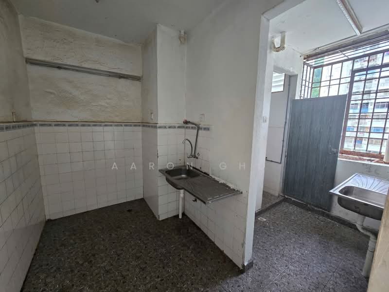 Apartment for Rent at Majestic Height - Aaron Gho - Kitchen - PropertyGuru.com.my