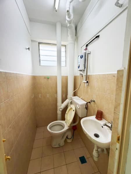 Pangsapuri untuk Disewa di Taman Erskine - Jerry Tan - Bathroom - PropertyGuru.com.my