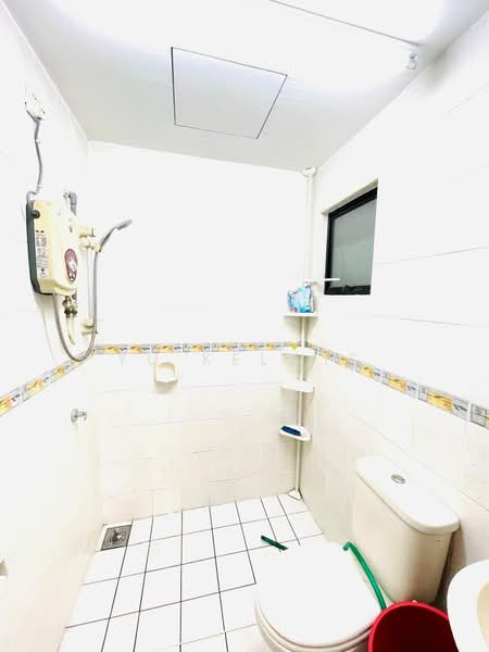 Kondominium untuk Disewa di Pelangi Utama - Yu Kelwis - Bathroom - PropertyGuru.com.my