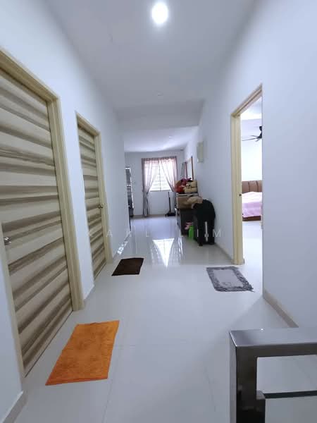 Rumah Teres 2-Tingkat untuk Dijual di Taman Sierra Perdana (Masai) - Karl Lim - Corridor - PropertyGuru.com.my