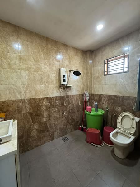 Rumah Teres 2-Tingkat untuk Dijual di Taman Sierra Perdana (Masai) - Karl Lim - Bathroom - PropertyGuru.com.my