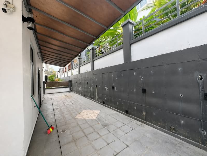 Rumah Berkembar untuk Dijual di Saujana Villa (Kajang) - DANIEL . - Exterior - PropertyGuru.com.my