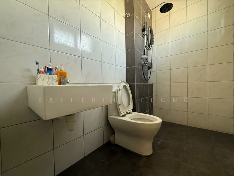 Terraced House for Rent in Rawang (Selangor) - Katherine Leong - Bathroom - PropertyGuru.com.my