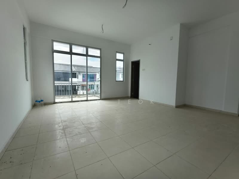 Cluster House for Sale in Taman Pulai Mutiara (Iskandar Puteri (Nusajaya)) - Jin Teok - Living Room - PropertyGuru.com.my