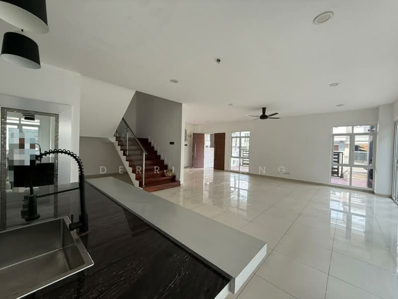Semi-Detached House for Sale in Amverton Hills (Sungai Buloh) - Derrick Ang - Living Room - PropertyGuru.com.my