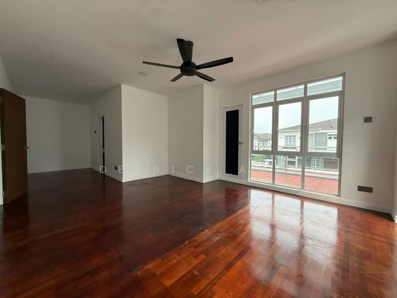 Semi-Detached House for Sale in Amverton Hills (Sungai Buloh) - Derrick Ang - Living Room - PropertyGuru.com.my