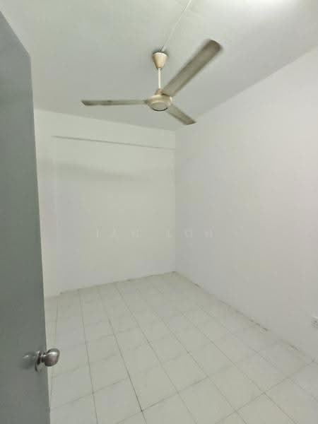 Pangsapuri untuk Dijual di Putra Ria Apartment - Ian Loh - Interior - PropertyGuru.com.my