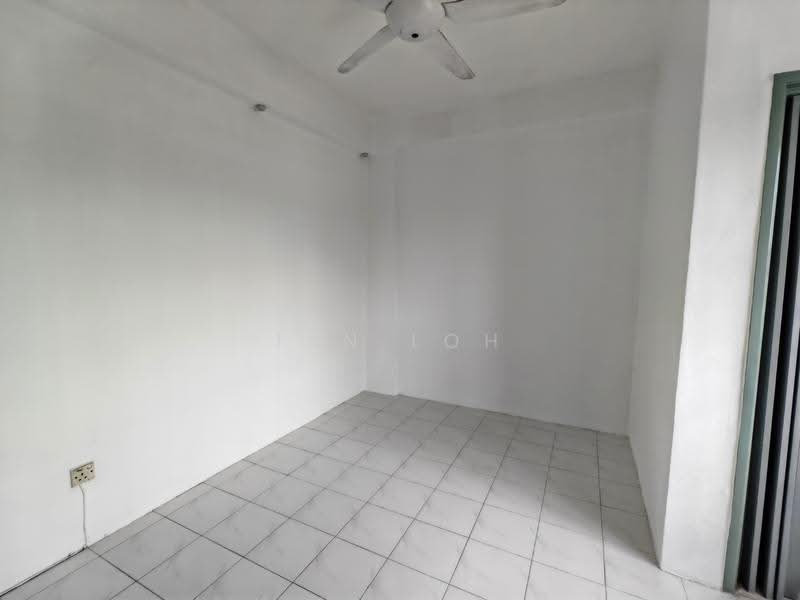 Pangsapuri untuk Dijual di Putra Ria Apartment - Ian Loh - Interior - PropertyGuru.com.my