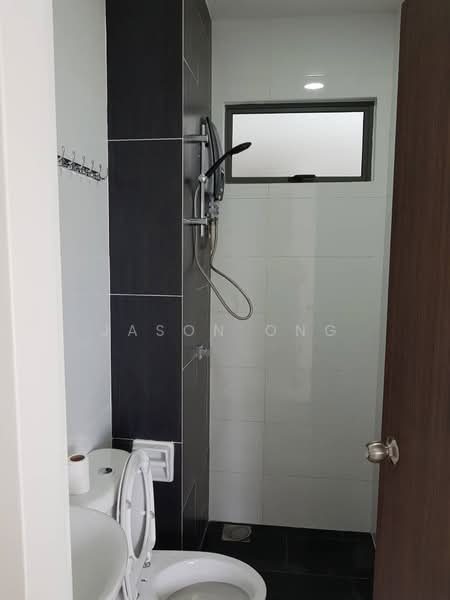 Servis Apartment untuk Dijual di Seasons Garden Residences - Jason Ong - Bathroom - PropertyGuru.com.my