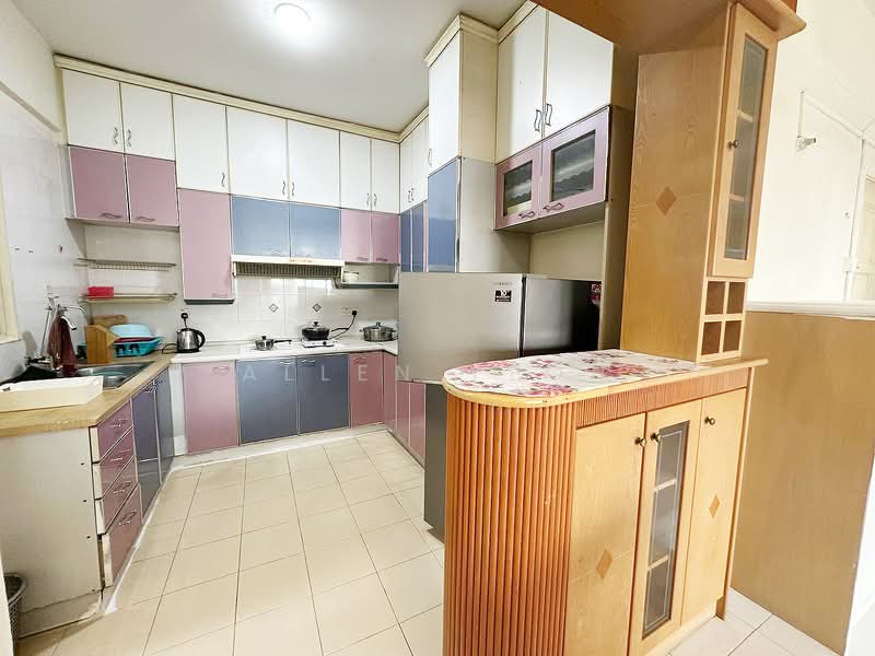 Kondominium untuk Dijual di Gold Coast Resort Condominium - Allen Yeoh - Kitchen - PropertyGuru.com.my