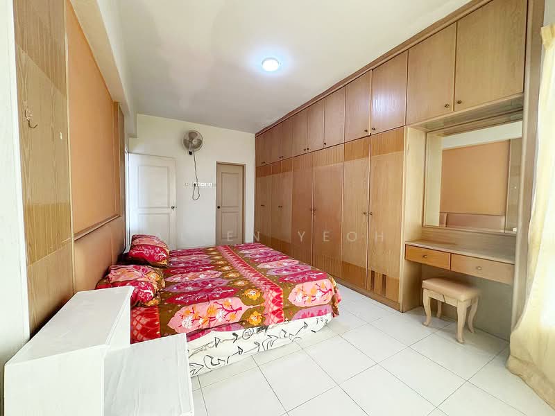 Kondominium untuk Dijual di Gold Coast Resort Condominium - Allen Yeoh - Bedroom - PropertyGuru.com.my