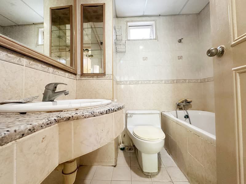 Kondominium untuk Dijual di Gold Coast Resort Condominium - Allen Yeoh - Bathroom - PropertyGuru.com.my