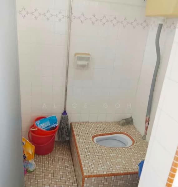 Flat for Sale at Flat Taman Ungku Tun Aminah - Alice Goh - Bathroom - PropertyGuru.com.my