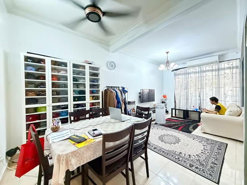 2-storey Terraced House for Sale in Shah Alam (Selangor) - Syukor Hartanah - Living Room - PropertyGuru.com.my