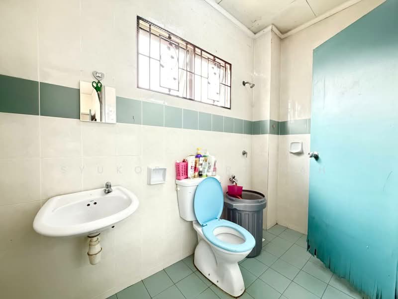 2-storey Terraced House for Sale in Shah Alam (Selangor) - Syukor Hartanah - Bathroom - PropertyGuru.com.my