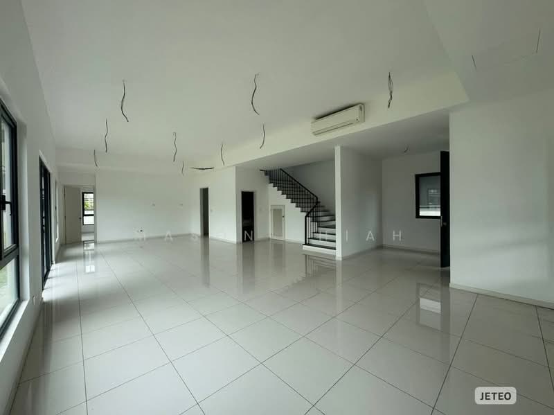 Rumah Berkembar untuk Dijual di Telok Panglima Garang (Selangor) - Mason Chiah - Living Room - PropertyGuru.com.my