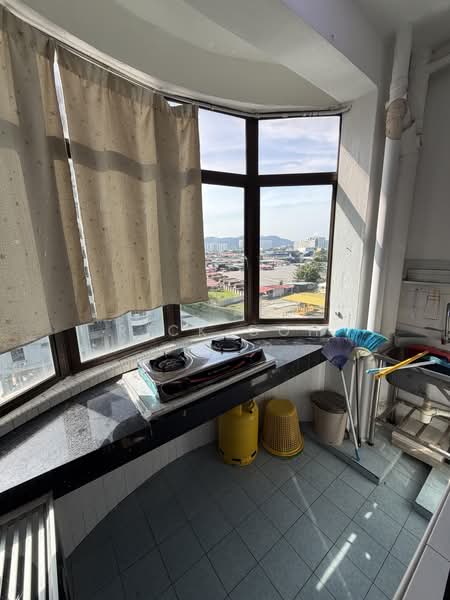Pangsapuri untuk Disewa di Desa Permai Indah Apartment - Rick Goh - Kitchen - PropertyGuru.com.my