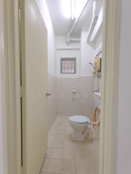 Apartment for Sale at Mas Kipark Damansara - Elvis Kok - Bathroom - PropertyGuru.com.my