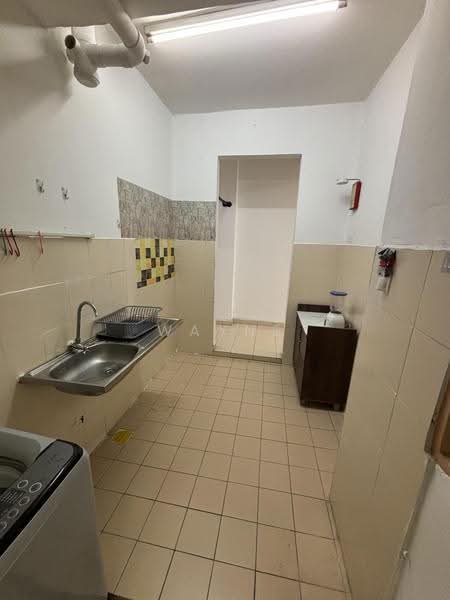 Apartment for Rent at Impian Seri Setia Apartment - Wayne Yong - Kitchen - PropertyGuru.com.my