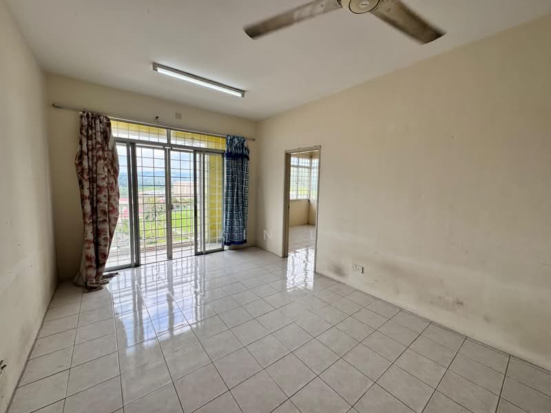 Kondominium untuk Dijual di Platinum Hill PV 5 - Kin L - Living Room - PropertyGuru.com.my