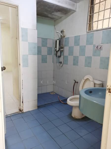 Kondominium untuk Dijual di Platinum Hill PV 5 - Kin L - Bathroom - PropertyGuru.com.my