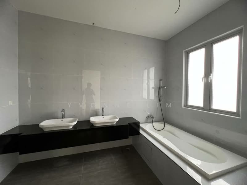 Semi-Detached House for Sale in Taman Ekoflora (Johor Bahru) - Yvonne Lim - Bathroom - PropertyGuru.com.my