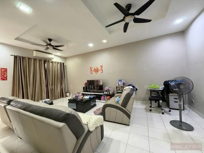 Rumah Teres 2-Tingkat untuk Dijual di Kota Bayuemas (Klang) - Mason Chiah - Living Room - PropertyGuru.com.my