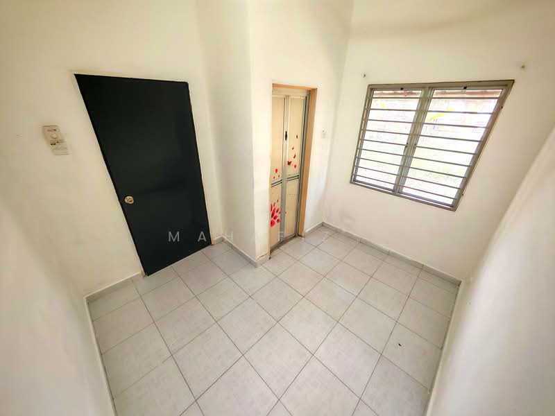 Semi-Detached House for Sale in Taman Sri Tanjung (Semenyih) - Mahafiz . - PropertyGuru.com.my