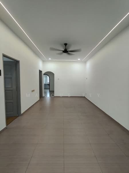 Rumah Teres 1-Tingkat untuk Dijual di Taman Dato Penggawa Barat (Tampoi) - Marcus Tey - Living Room - PropertyGuru.com.my