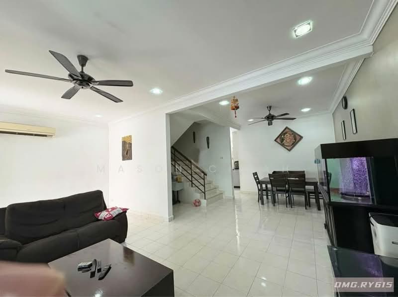 Rumah Teres 2-Tingkat untuk Dijual di Bandar Parklands (Klang) - Mason Chiah - Living Room - PropertyGuru.com.my